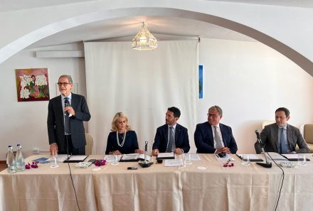 Sanità, il presidente della Regione all’assemblea di Aiop- Sicilia: preziosa la sinergia pubblico-privato per superare l’emergenza
